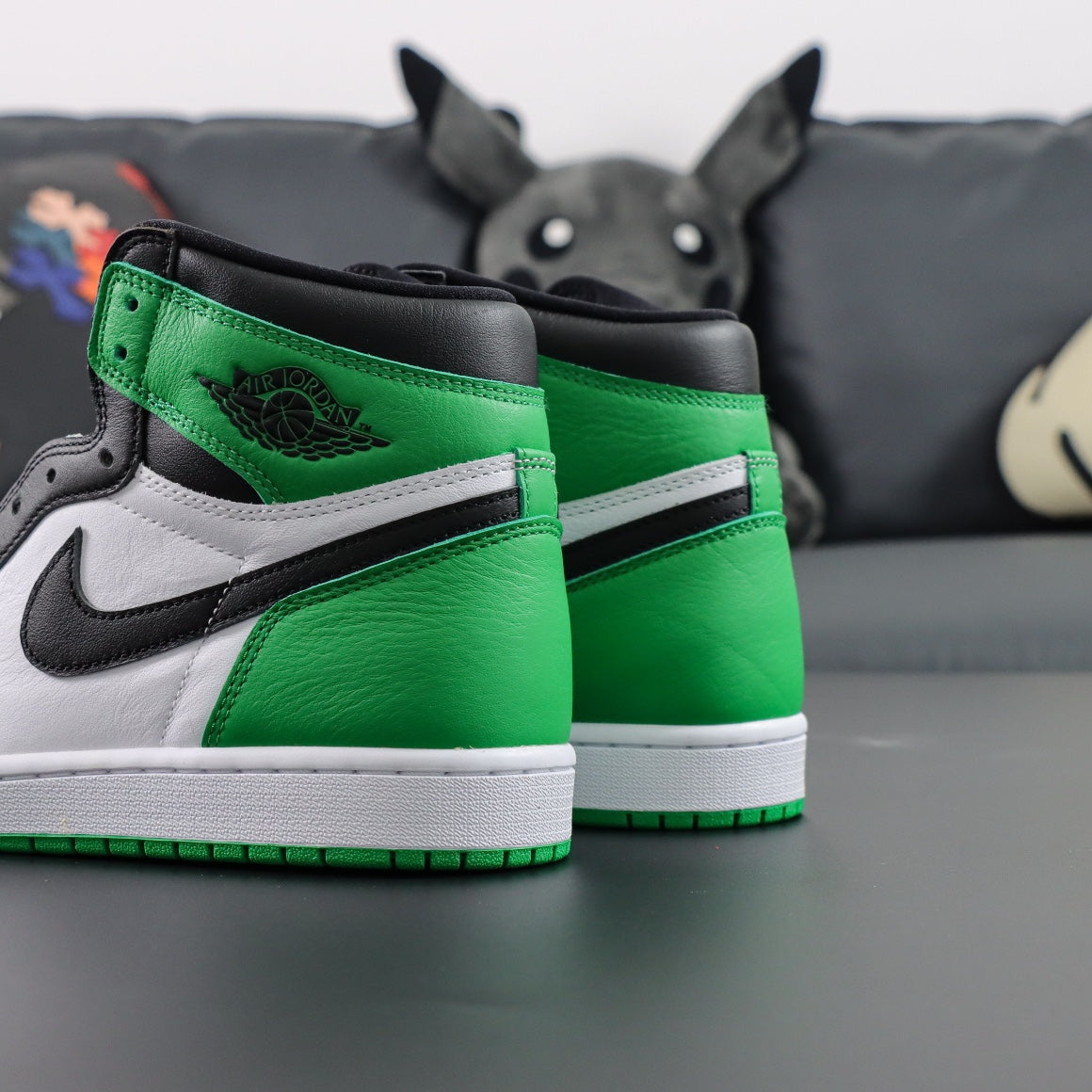 Air Jordan 1 Retro High OG "Black and Lucky"