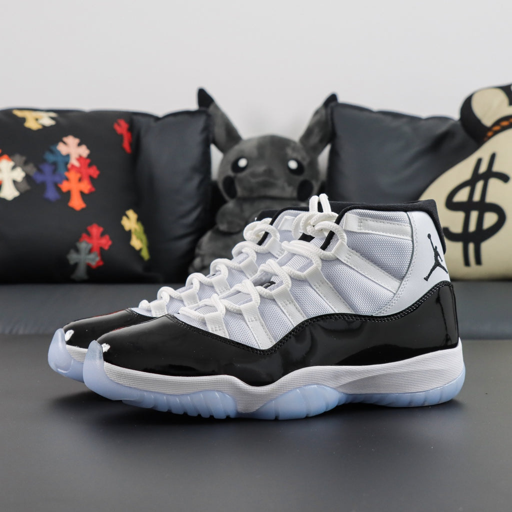 Air Jordan 11 Concord