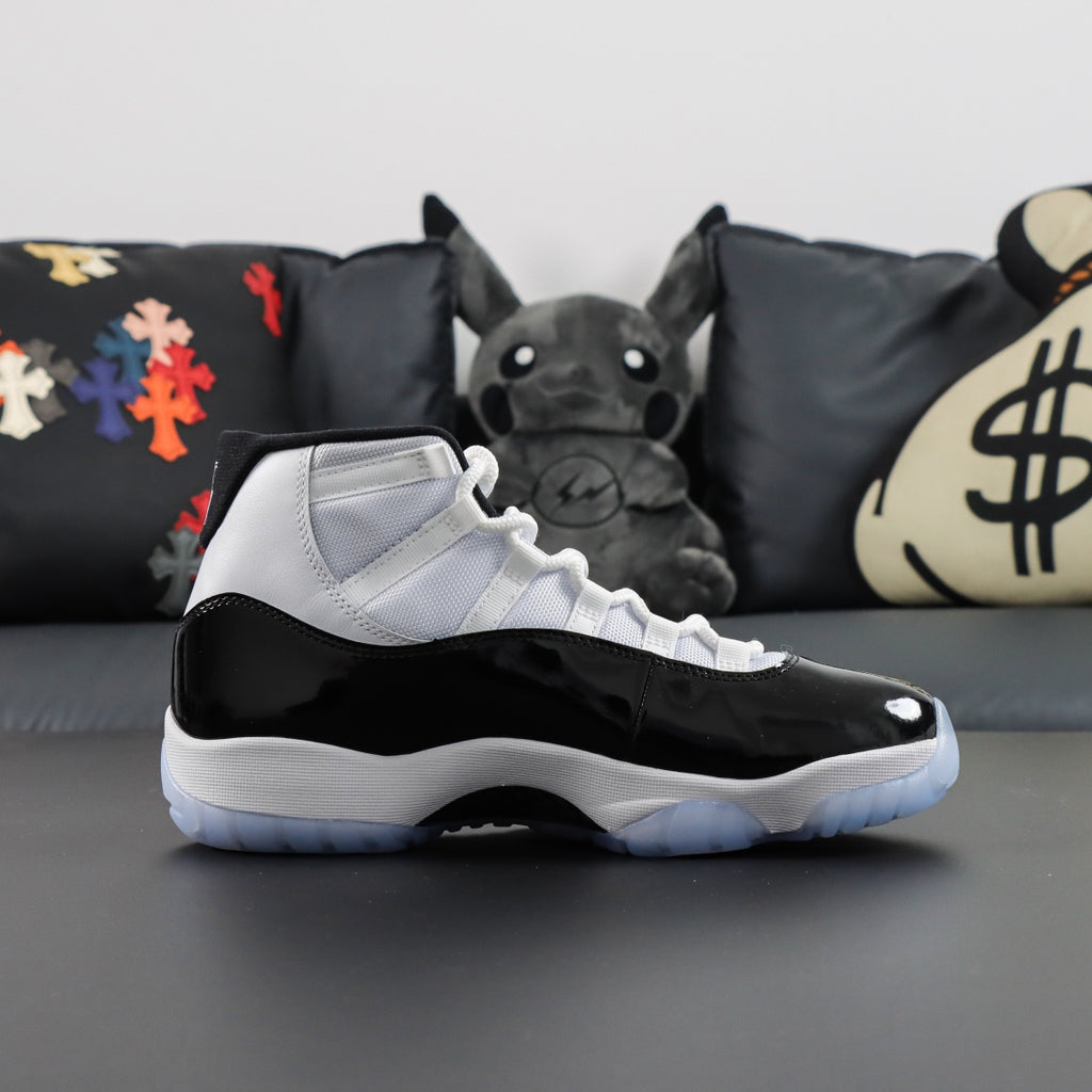 Air Jordan 11 Concord