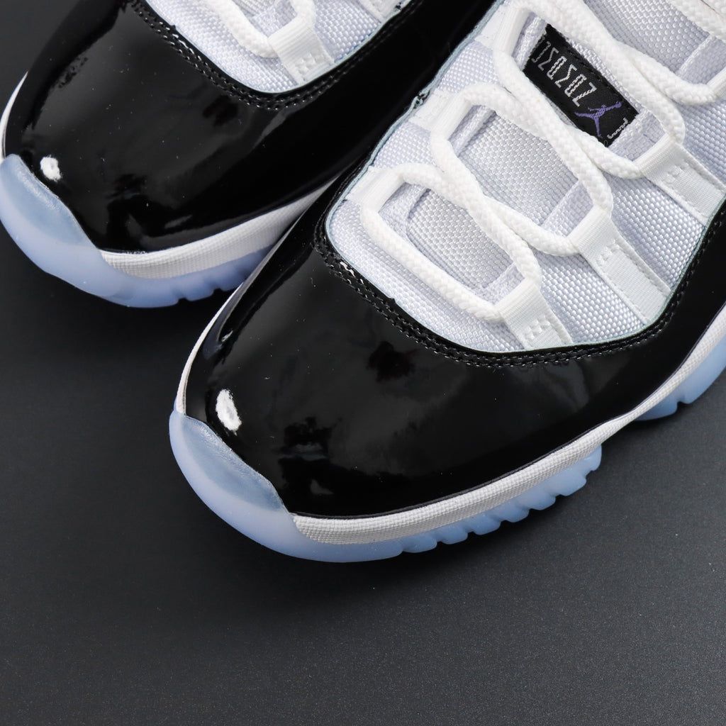 Air Jordan 11 Concord