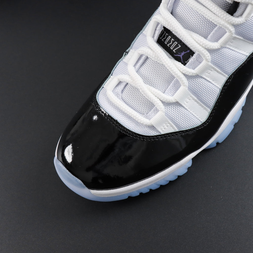Air Jordan 11 Concord