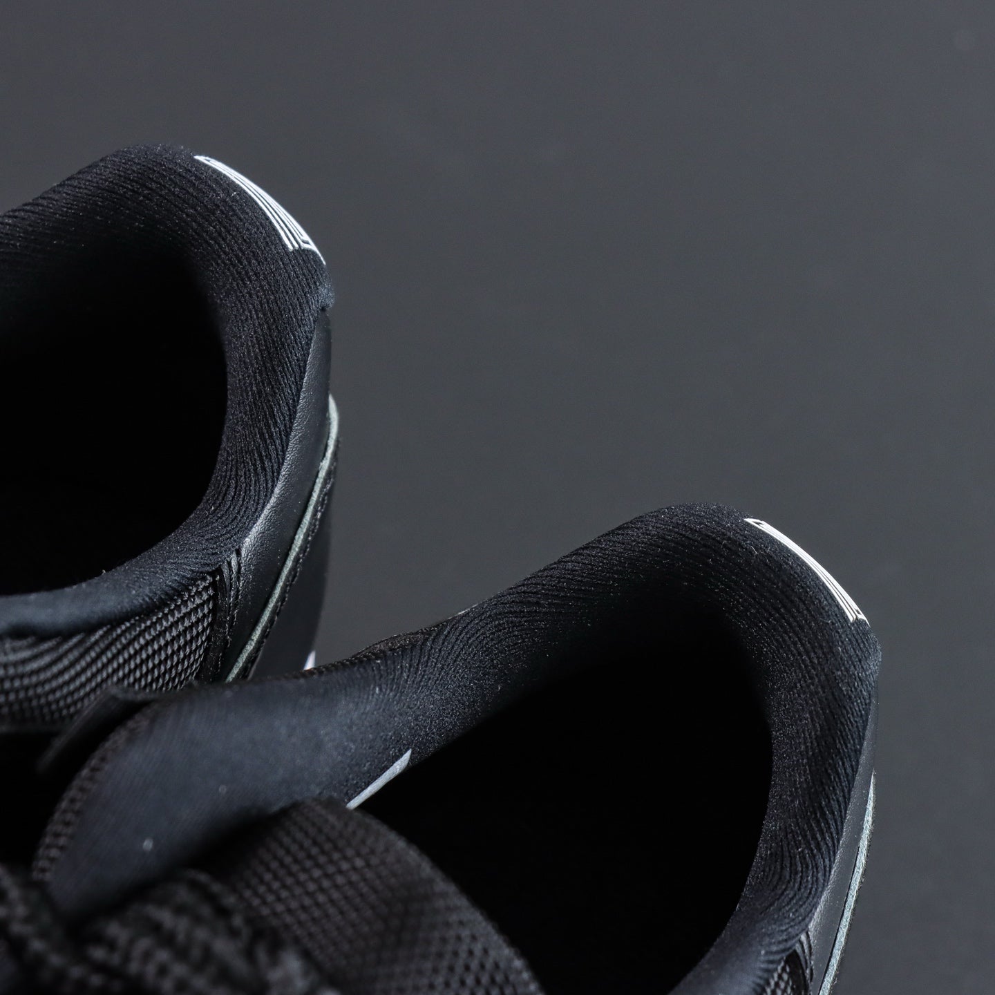 Air Jordan 11 Low "Bred"