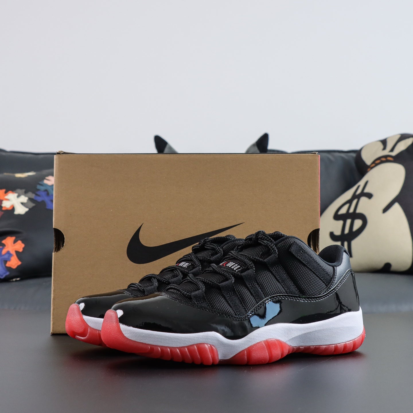 Air Jordan 11 Low "Bred"