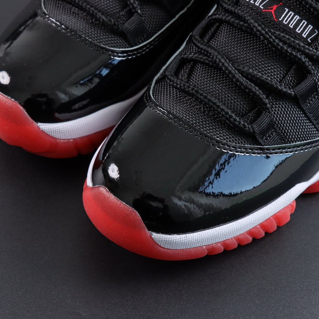 Air Jordan 11 Low "Bred"