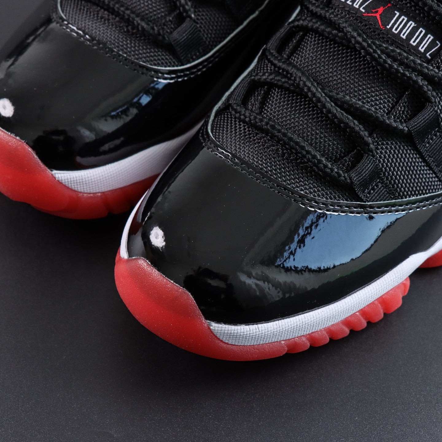 Air Jordan 11 Low "Bred"