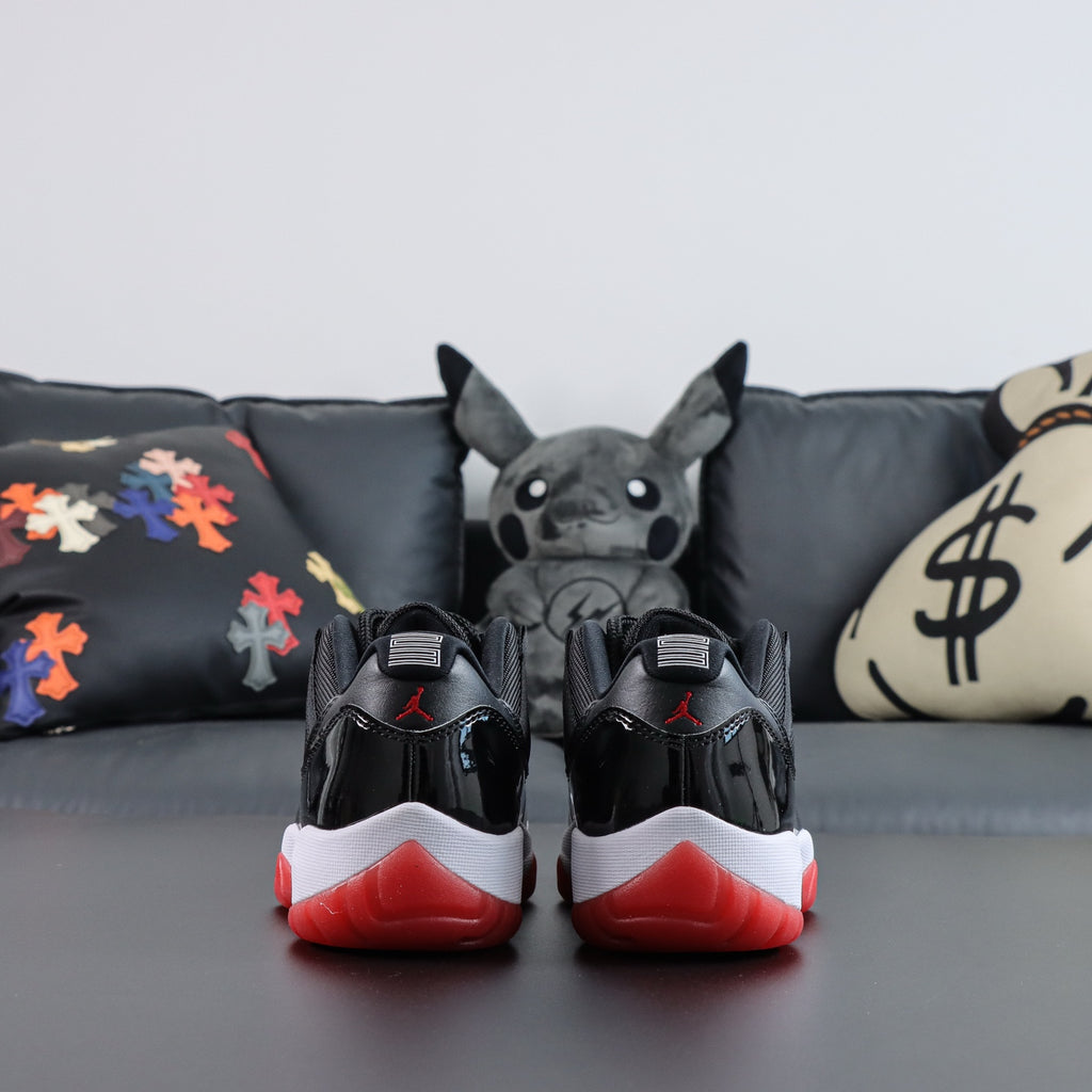 Air Jordan 11 Low "Bred"