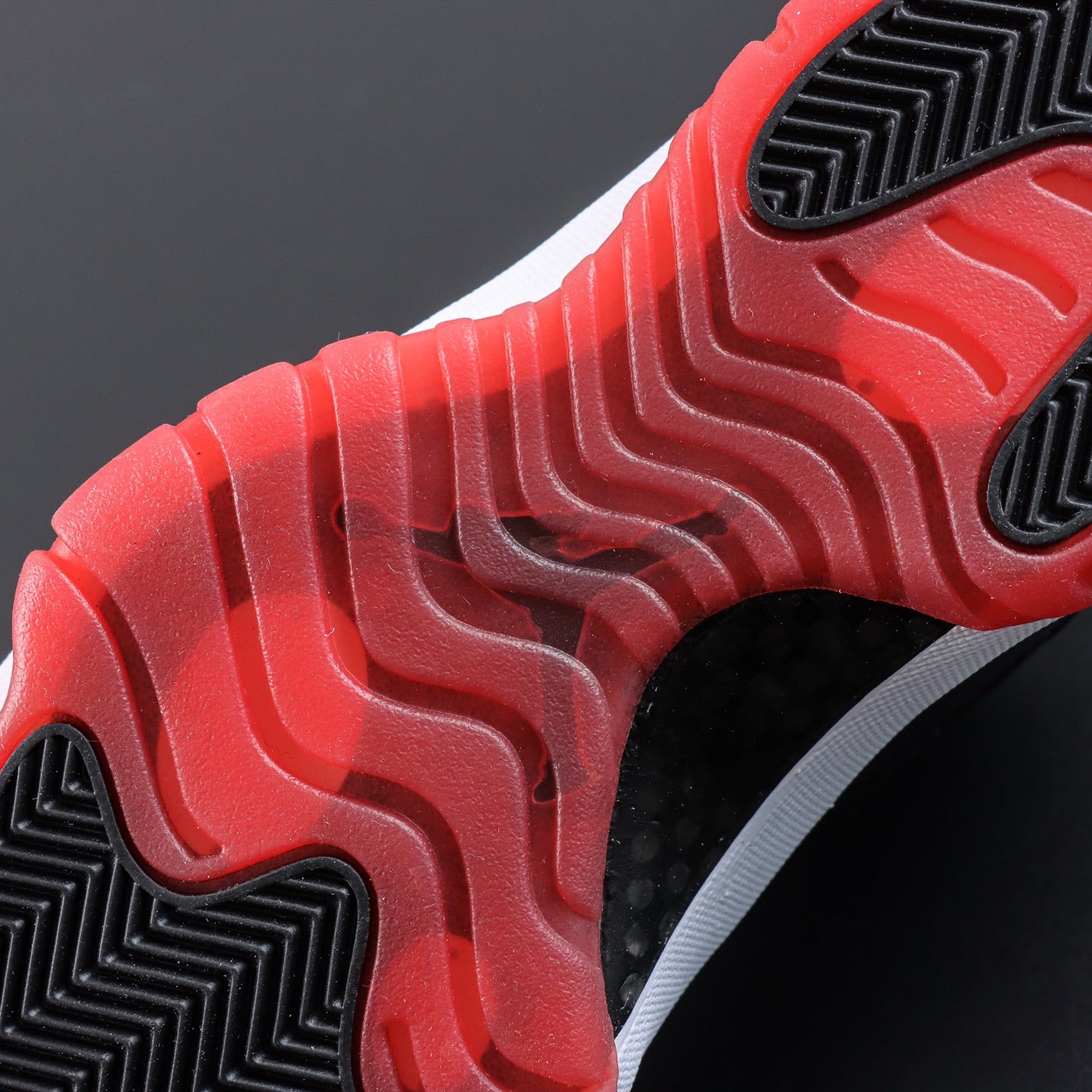 Air Jordan 11 Low "Bred"