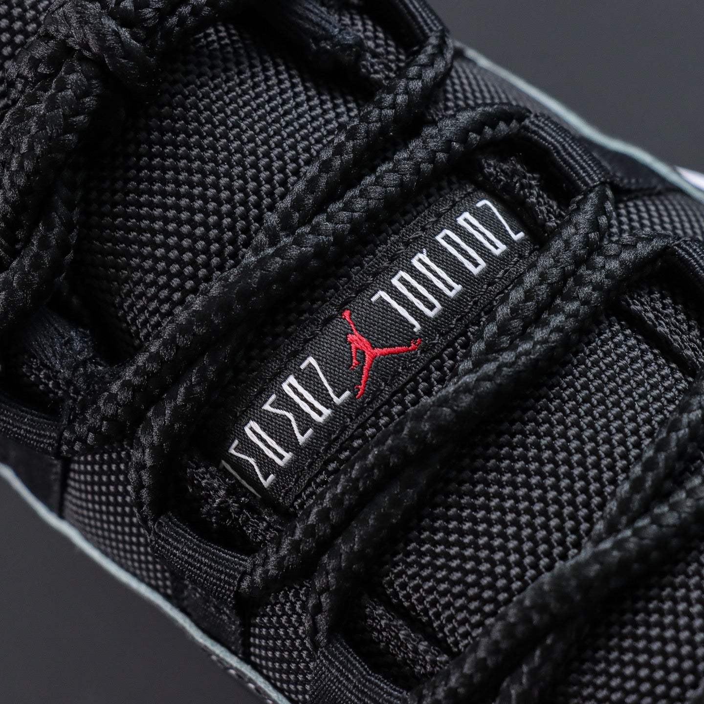 Air Jordan 11 Low "Bred"
