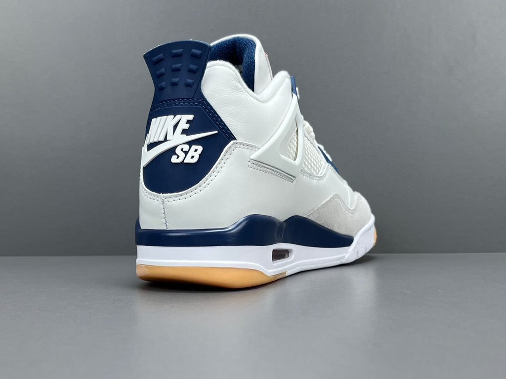 Nike SB x Jordan Air Jordan 4 "Sapphire"