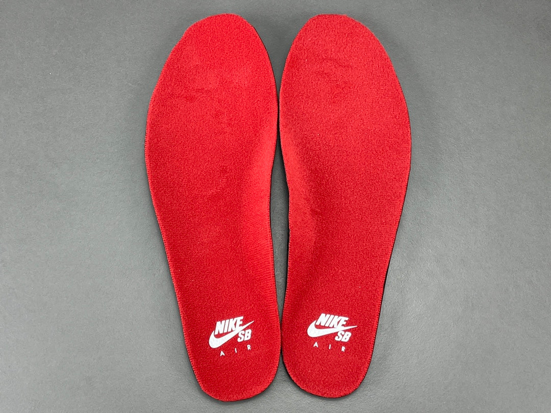 Nike SB x Jordan Air Jordan 4 “Varsity Red”
