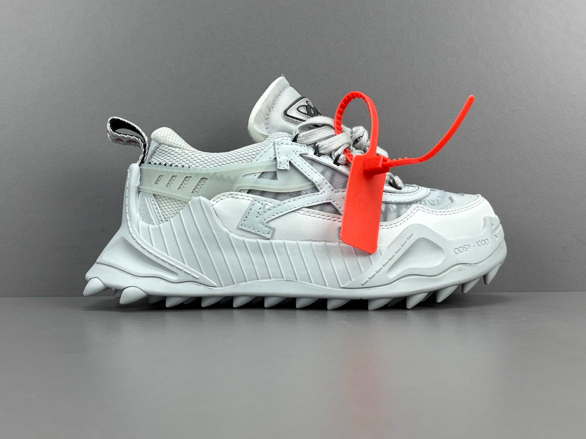 Off-white Odsy