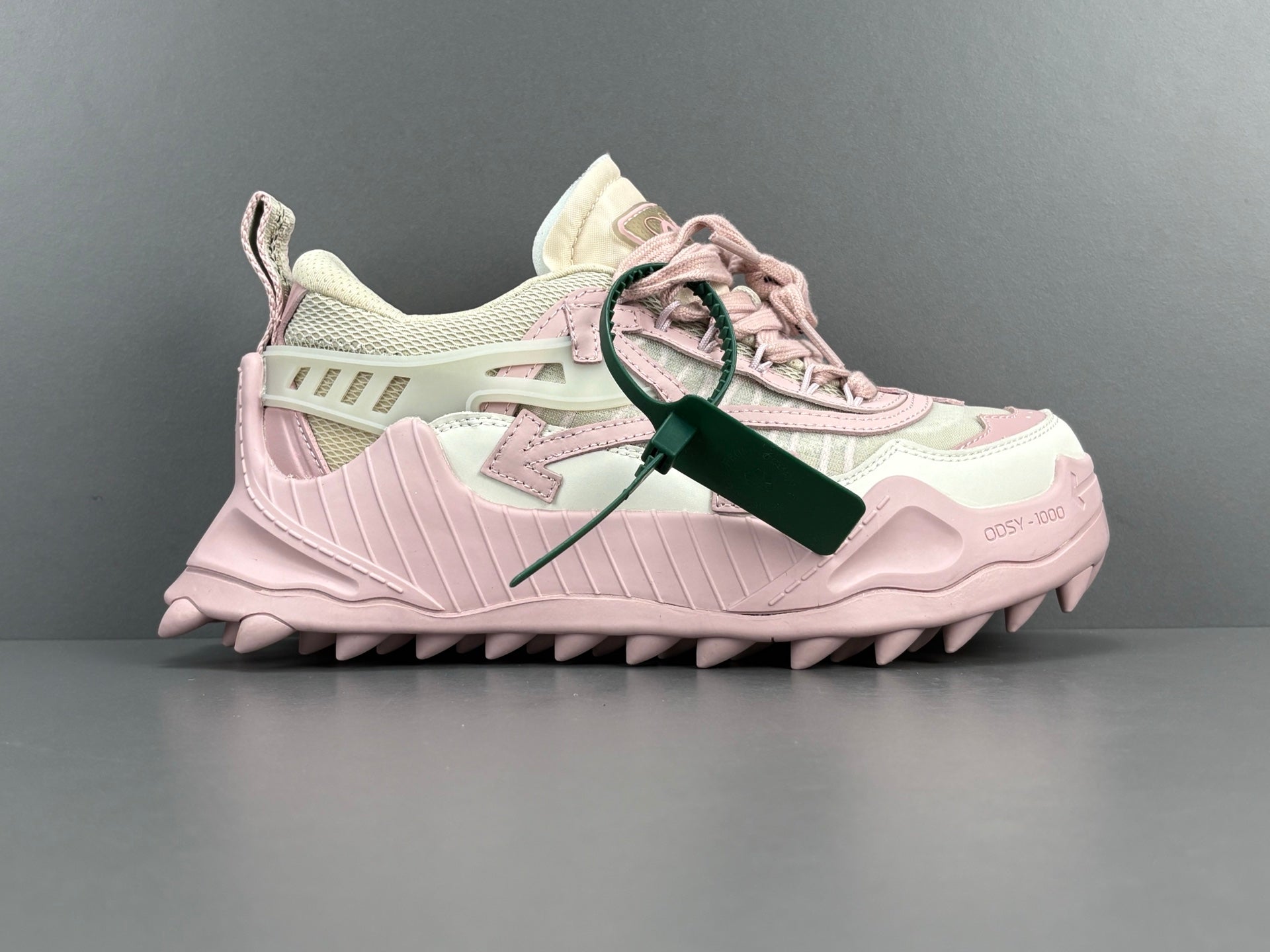 Off-white Odsy