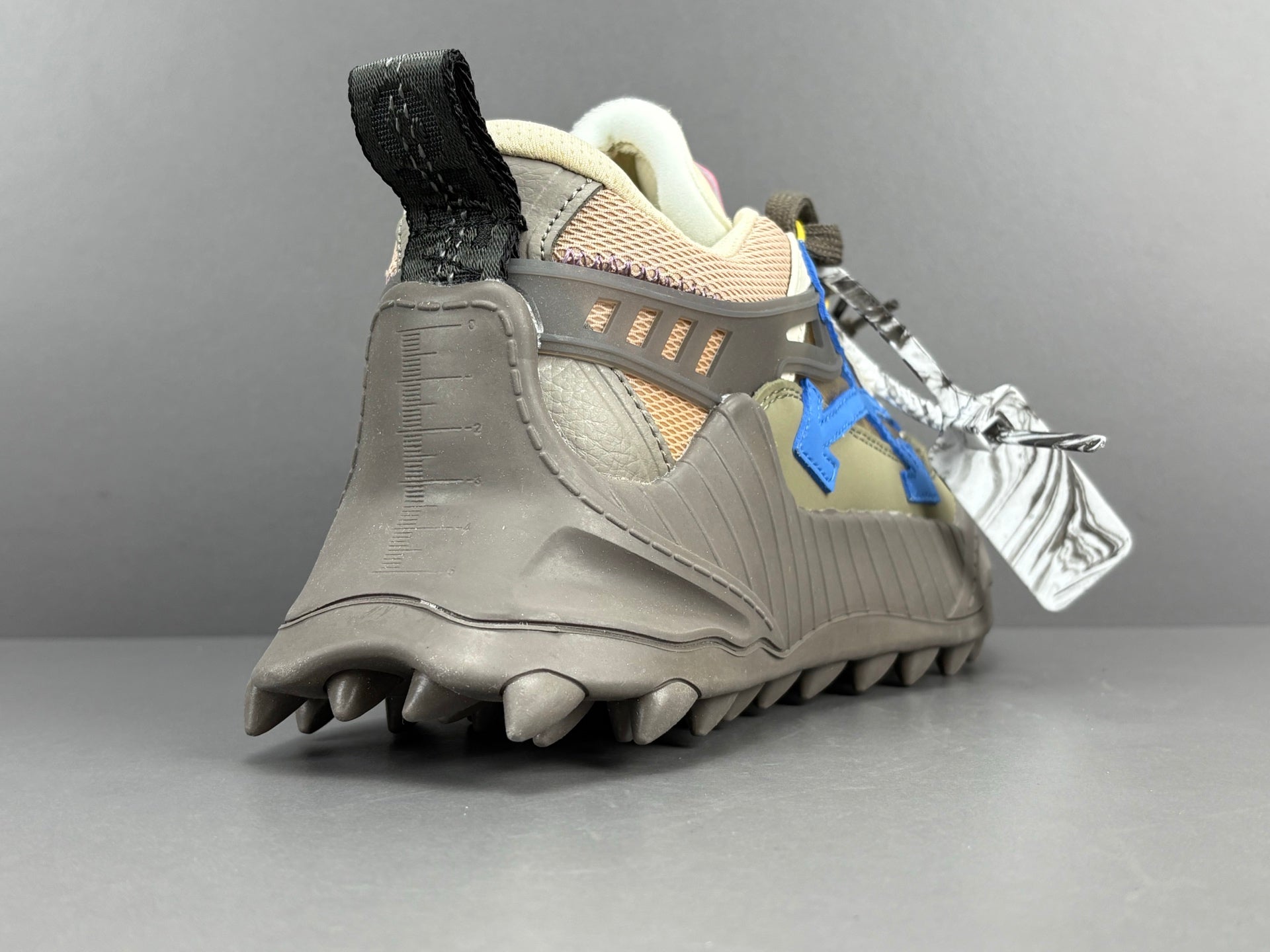 Off-white Odsy