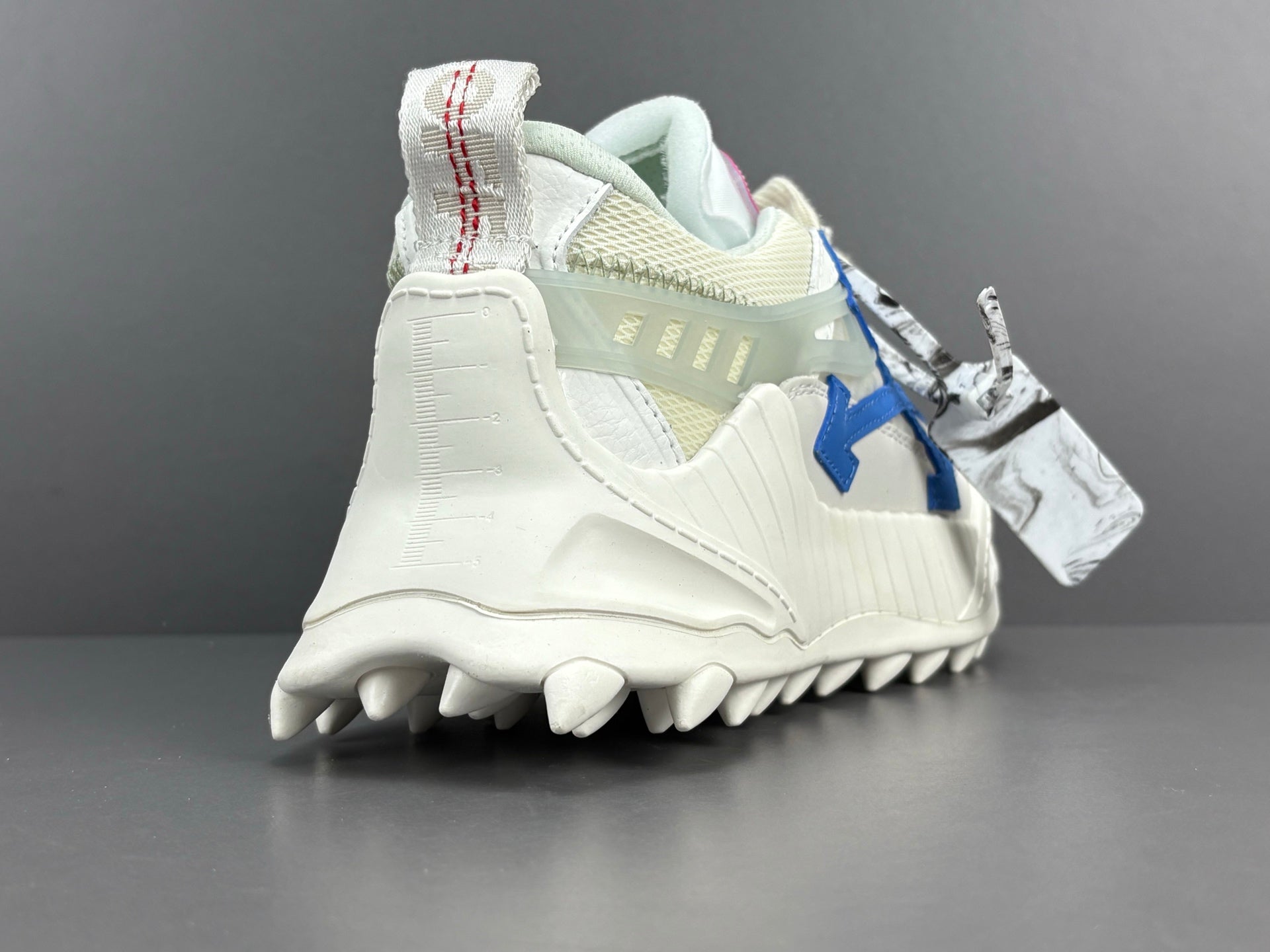 Off-white Odsy