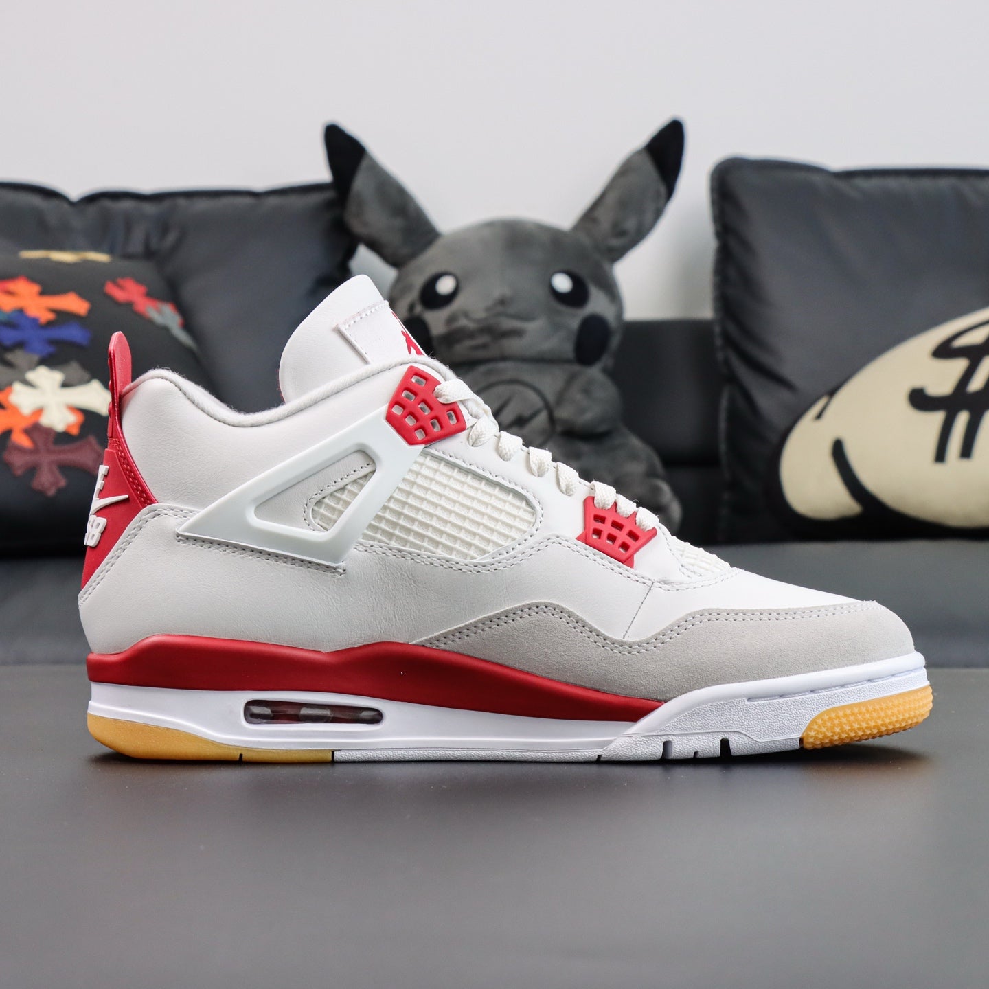 Nike SB x Air Jordan 4 "Varsity Red"