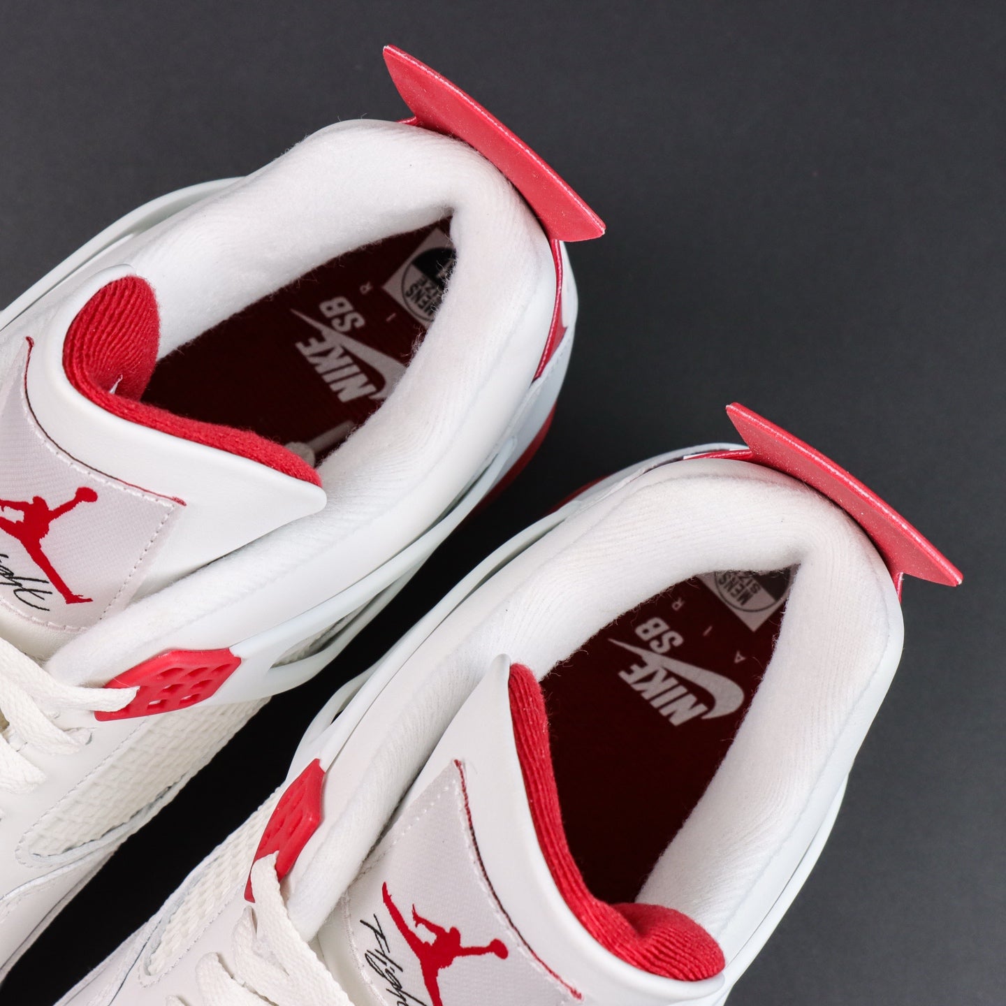 Nike SB x Air Jordan 4 "Varsity Red"