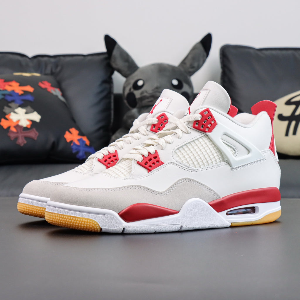 Nike SB x Air Jordan 4 "Varsity Red"