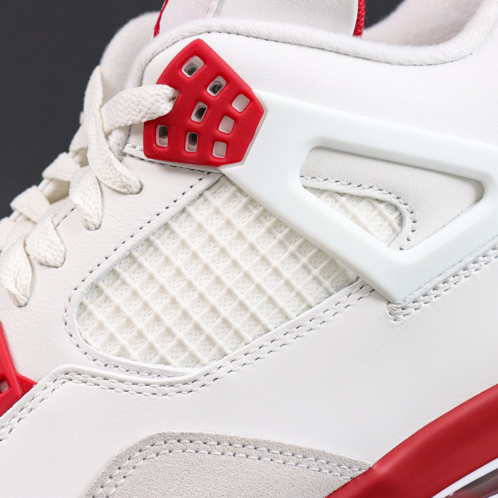 Nike SB x Air Jordan 4 "Varsity Red"