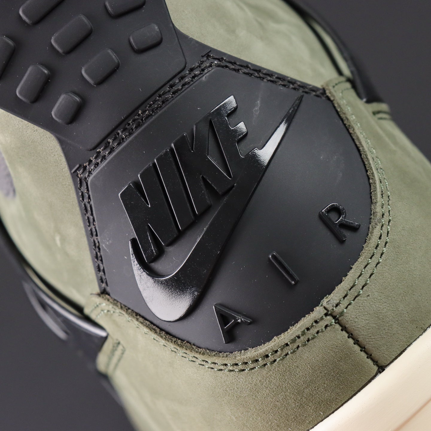 UNDEFEATED x Jordan Air Jordan 4