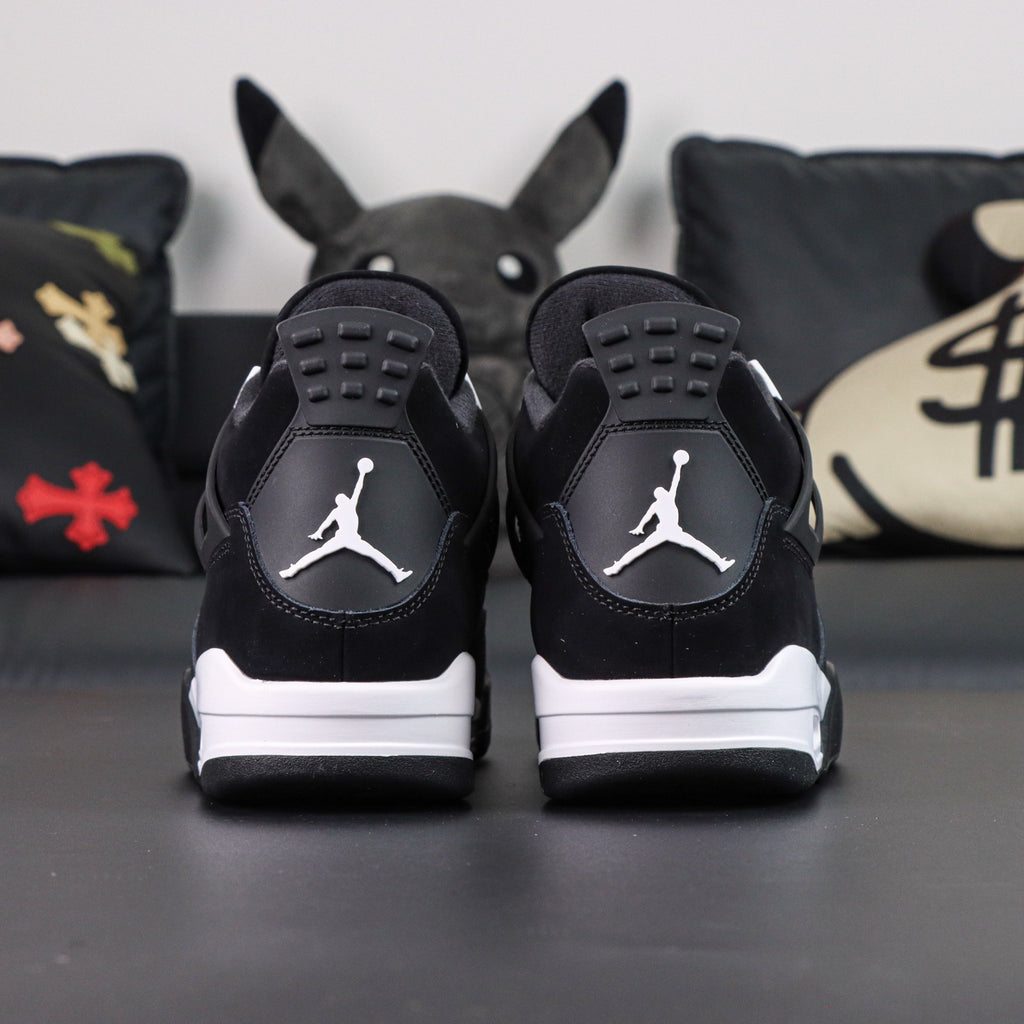 Air Jordan 4 Retro "White Thunder"