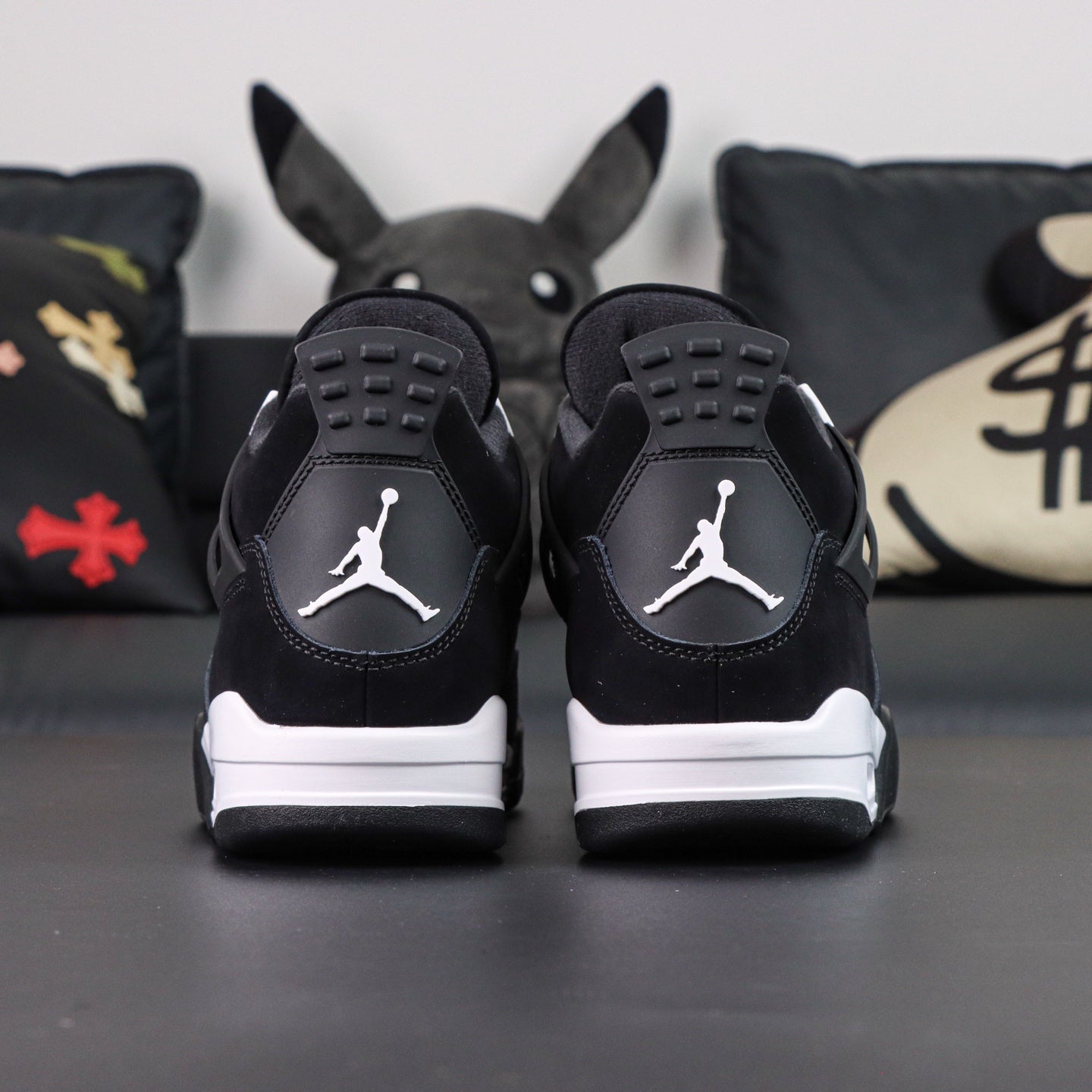 Air Jordan 4 Retro "White Thunder"