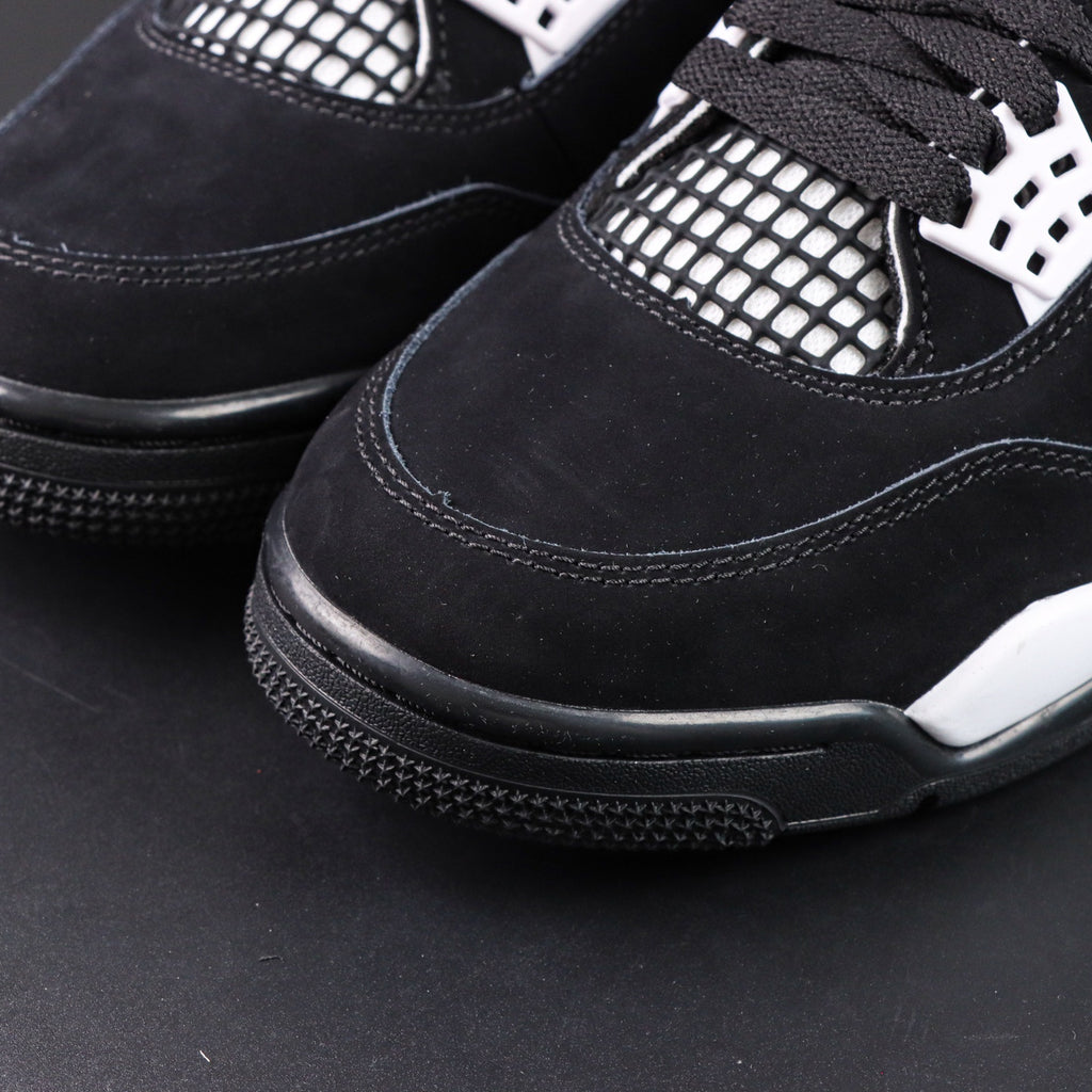 Air Jordan 4 Retro "White Thunder"