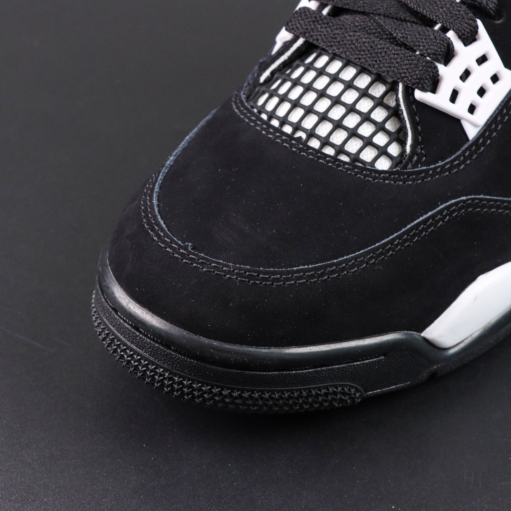 Air Jordan 4 Retro "White Thunder"