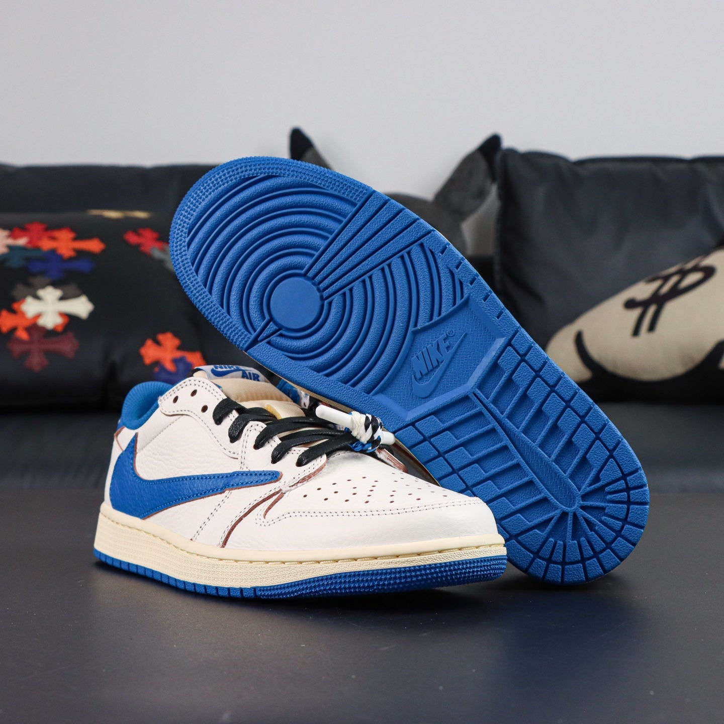 Travis Scott x Air Jordan 1 Low OG